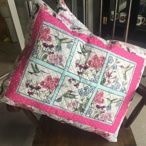 CLOSEOUT SALE $25 NWT Hand Crafted Quilted Set 2 LG Hummingbird Garden Pillows - Picture 4 of 12